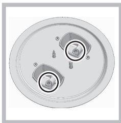 HOTPOINT PCN 642 N/U/IX/A - Replacing the Triple ring burner nozzles - 2