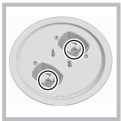 HOTPOINT PCN 731 T/D2/IX/A - Replacing the Triple ring burner nozzles - 2