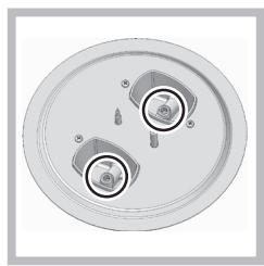 HOTPOINT PCN 752 T/IX/HA - Replacing the Triple ring burner nozzles - 2