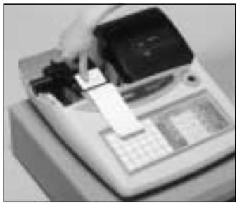 CASIO TK-T200 - Pour installer le rouleau de papier du journal - 5
