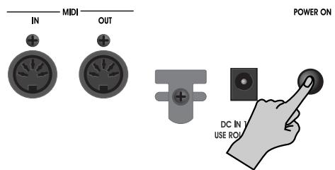 ROLAND EP-880 - Turning the Power On and Off - 1
