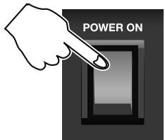 ROLAND RD-700GX - Appuyez sur la partie haute du bouton [POWER ON] en face arrêté du RD-700GX pour lemettre sous tension. - 1