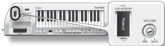ROLAND LUCINA AX-09 - Insérez votre clé USB dans l'emplacement USB MEMORY comme illustré ci-dessous. - 1