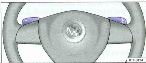 VOLKSWAGEN GOLF VI - Utilisation de la commande Tiptronic à l'aide des palettes - 1