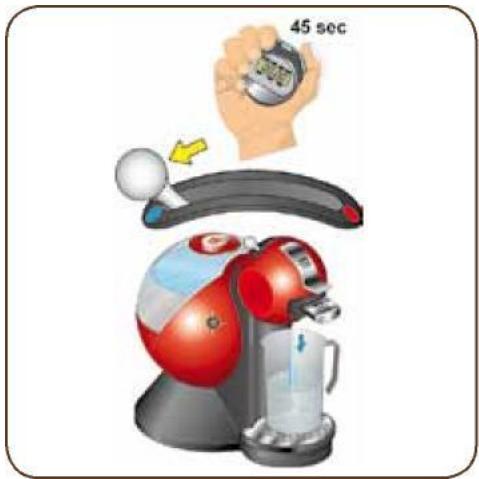KRUPS NESCAFE DOLCE GUSTO GENIO YY1780 - Nettoyez régulièrement voiture porte-capsule - 4