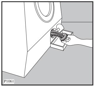 ZANUSSI ZWF1650 - Reinigung des Flusensiebes - 3
