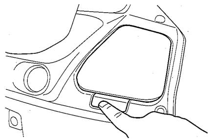 SUZUKI UH125 - PETIT vide-poches avant - 1