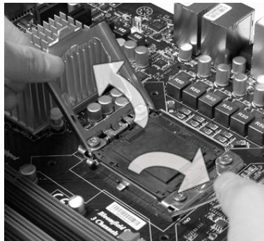 MSI G52-75221XI - CPU &amp; Cooler Installation - 2