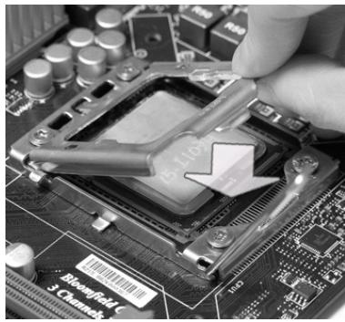 MSI MS-7666 G52-76661X2 - CPU & Cooler Installation - 7