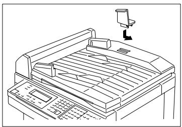 KONICA MINOLTA DI150F - Installation du support de documents - 1