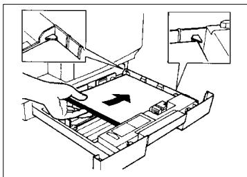 KONICA MINOLTA EP1030 - Rajouter du papier - 2
