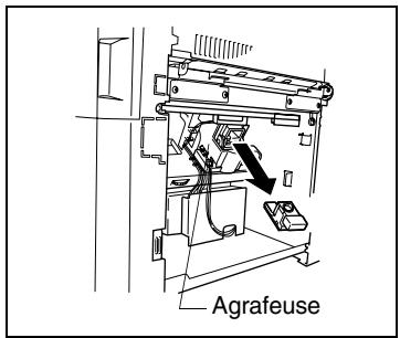 KONICA MINOLTA K 8020 8031 02 FR 7 1 1 - Pour retirer un serrage agrafes sur le fs-135 - 3