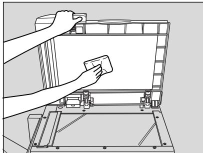 KONICA MINOLTA KM 7145 COPIER - Nettoyage du couvercle interieur du chargeur RADF - 1