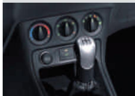 FORD TOURNEO CONNECT - En plus de la finition base - 1