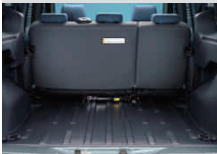 FORD TOURNEO CONNECT - Principales caractéristiques : - 2