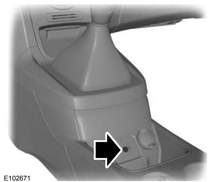 FORD FIESTA 2008 - Prise d'entrée auxiliaire (AUX IN) - 1