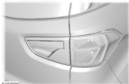 FORD ECOSPORT 2013 - Clignotant, feu stop et feu arrête - 1