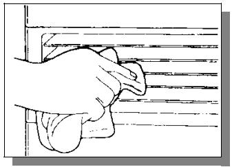INVERTER 3003 C - ENTRETIEN DE LA GRILLE DE SORTIE D'AIR CHAUD (UNE A DEUX FOIS PAR MOIS) - 1