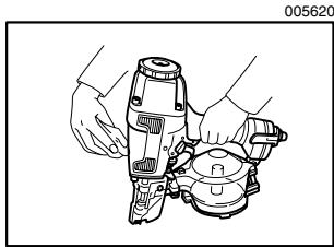 MAKITA AN611 - Mantenimiento de la clavadora - 4