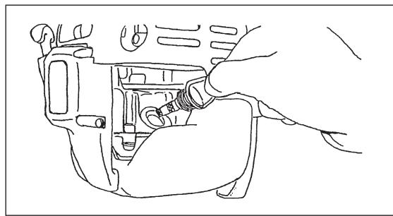 MAKITA UBH253U - Point 1 in Replacement of oil: "Oil gauge" - 4
