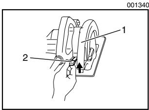 MAKITA 5008F - Adjusting depth of cut - 1