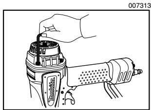 MAKITA AT2550A - Entretien de l'agrafeuse - 1
