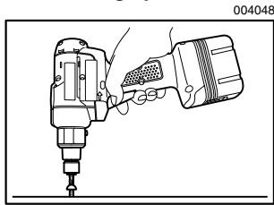 MAKITA BFH090F - Screwdriving operation - 1