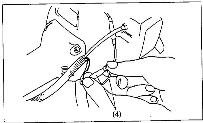 MAKITA RBC421 - Ensamblaje del cable de la mariposa de gases y el cable de encendido - 6