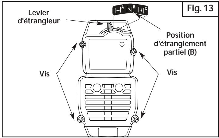MTD 21AK410G163 - Retrait et installation du filtre à air/couvercle du silencieux - 2