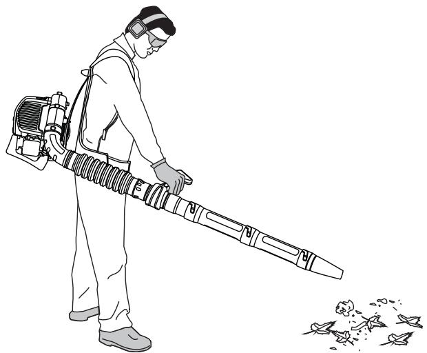 MTD TB4BP - HOLDING THE BLOWER - 2