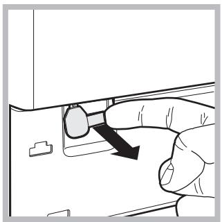 HOTPOINT-ARISTON AQ8L 29 U - Ouverture manuelle de la porte-hublot - 2