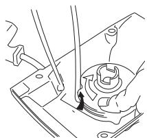 JONSERED CS 2172 - Een gebroken of versleten starterkoord verrangen - 5