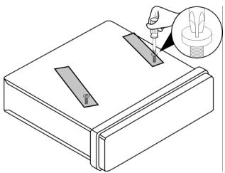 MEDION MD 81460 - Montage de l'autoradio dans le compartment ISO - 1