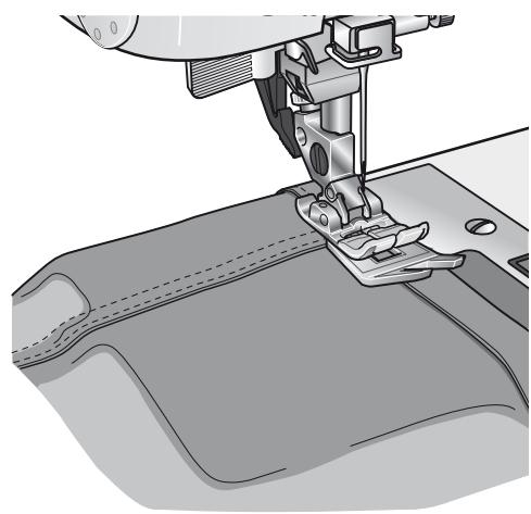 PFAFF AMBITION 1.0 - Couture d'ourlet dans du tissu épais - 3