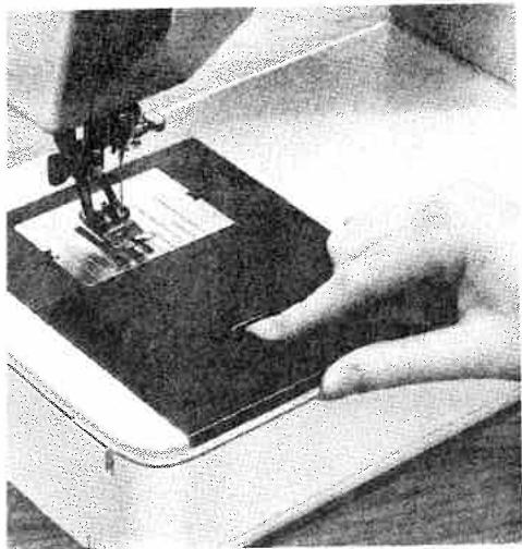 PFAFF 1222, 1222E - Before you start winding the bobbin - 3