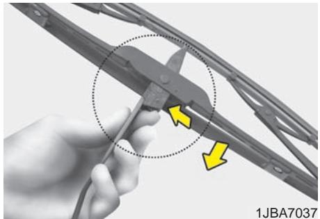 KIA SORENTO 2012 - Mise en GARDE - 1