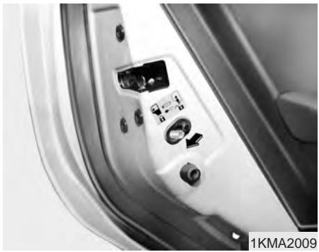 KIA SPORTAGE 2 - Système de déverrouillage des portes en cas d'impact (selon l'équipement) - 1