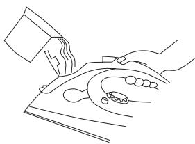 LERVIA KH 2203 STEAM AND DRY IRON - RIEMPIMENTO DEL SERBATOIO DELL'ACQUA - 1