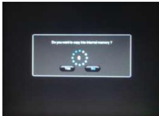 TELEFUNKEN DPF 10933 - If your frame is on and playing the slideshow from the internal memory: - 1