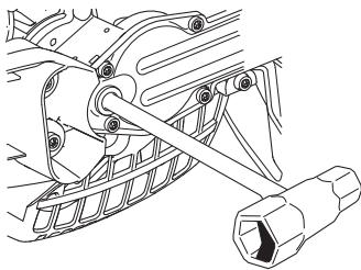 MCCULLOCH SUPERLITE 4528 - Cleaning and lubrication - 2