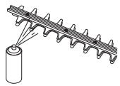 MCCULLOCH SUPERLITE 4528 - Pulizia e lubrificazione - 3