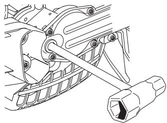 MCCULLOCH SUPERLITE 4528 - Pulizia e lubrificazione - 2