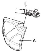 MCCULLOCH T22LCS - Trimmisuojuksen ja trimmipään asennus (T22LS) - 3