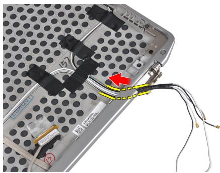 DELL LATITUDE E6330 - Retrait des parois de la charnière d'écran - 4