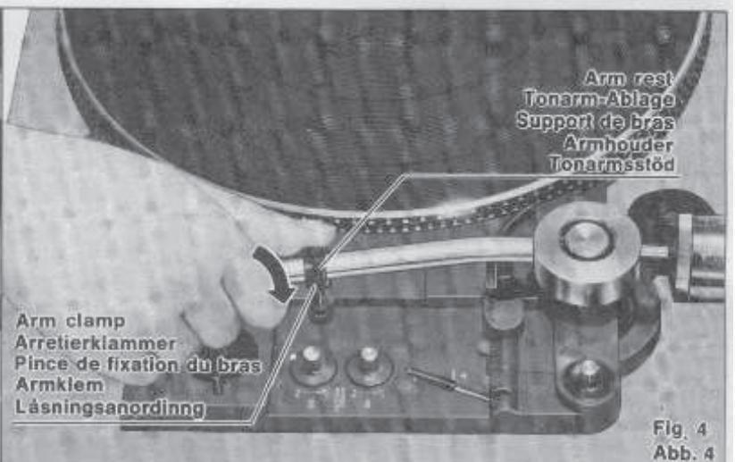 TECHNICS SL-23A - Retirer les vis et les cales de fixation pour le transport. - 2