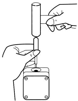 OMRON A22 - Création d'un trou pour câble - 1
