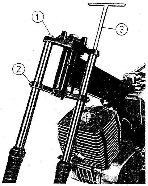 MZ ETZ 125 - Dénose et pose des jambes téléconiques (jambes de fouche) - 1