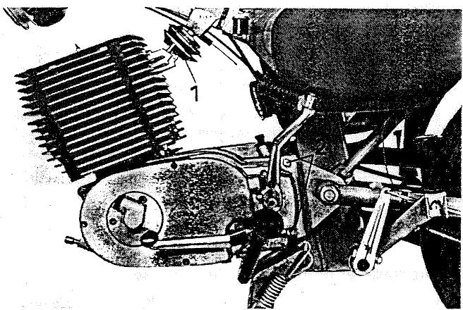 MZ ETZ 125 - Dépose du moteur - 1