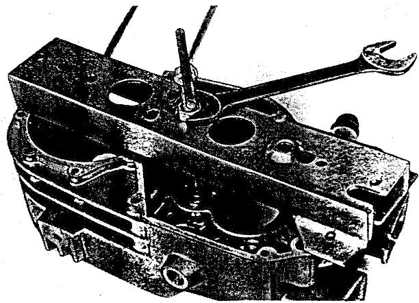 MZ ETZ 125 - Demi-carter gauche : - 1