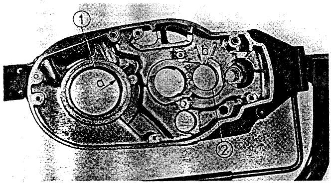 MZ ETZ 125 - Prémontage du demi-carter gauche - 5
